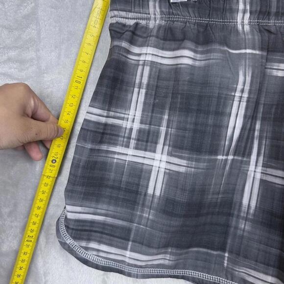 Nike Dri-FIT Plaid Running Shorts Women M Gray White Stretch Build In Tight Gym - Picture 7 of 9